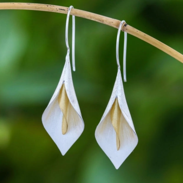 Elegant Calla Lily Drop Earrings – Sterling Silver Flower Petal Design with Gold Accents | Nature-Inspired Dangle Jewelry for Women